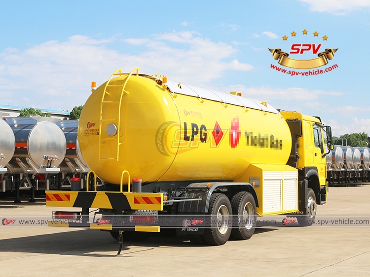 LPG Bobtail Truck Sinotruk (25,000 Litres) - Right Back Side View